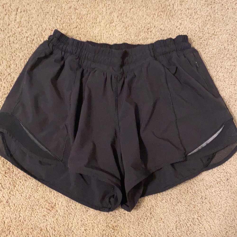 Lululemon 4 inch hotty hot shorts